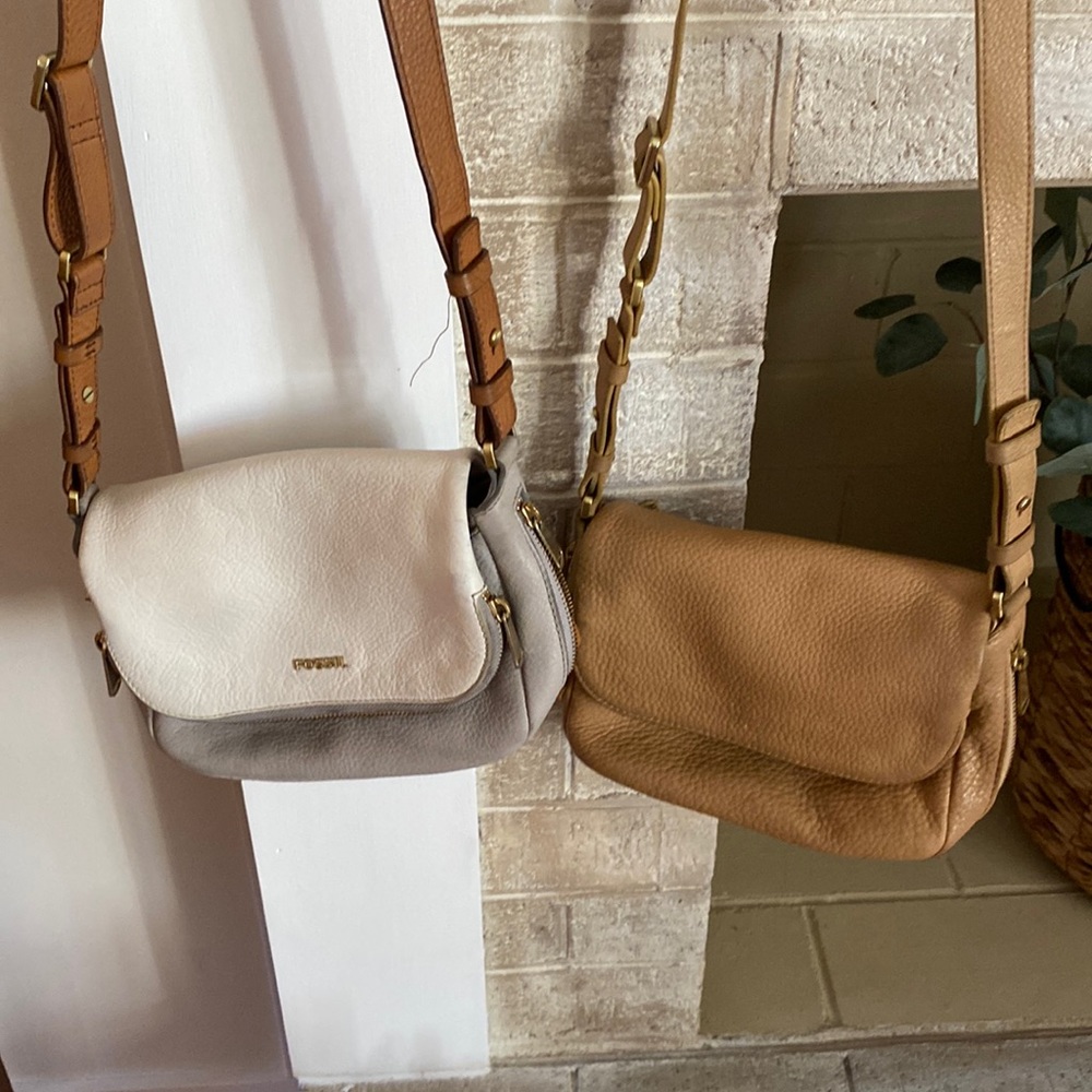 2 fossil crossbody bags